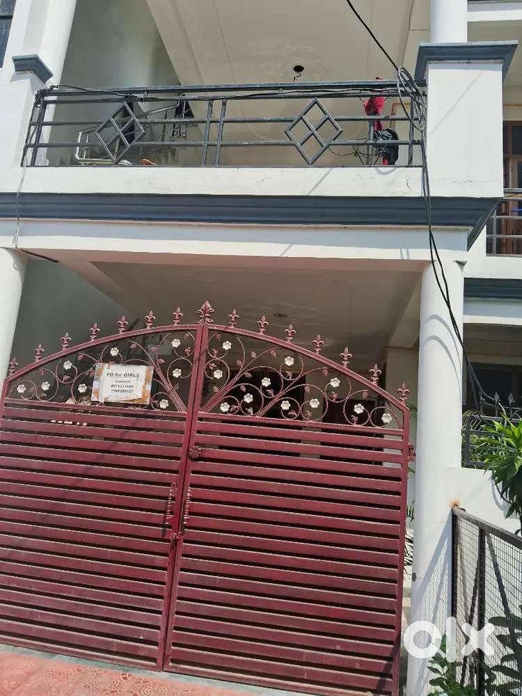 PG for Girls - Fully furnished including electricity, park facing,