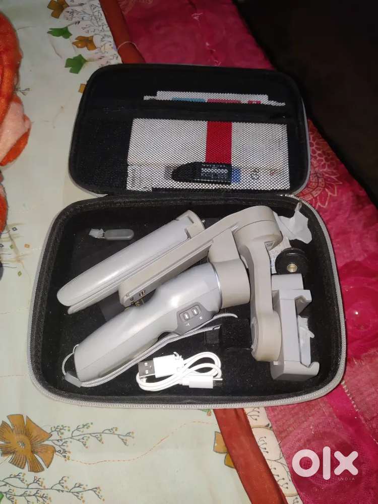 Zhiyum q3 gimble, 1TB external hard disk, 32 gb pen drive 3.0