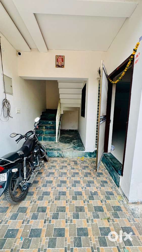 Ground floor available at mathura vihar, vijay nagar