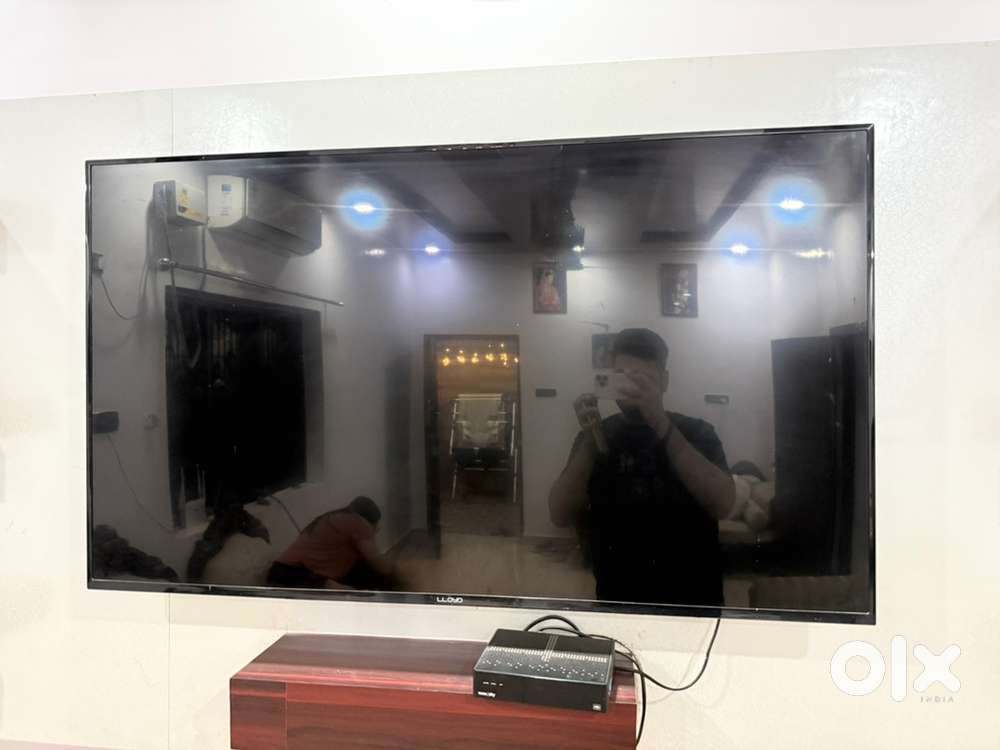 Lloyd 55 inch tv well maintained condition