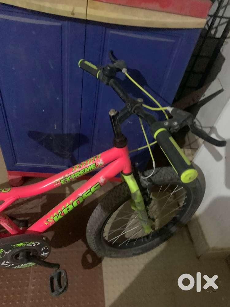 Girls cycle