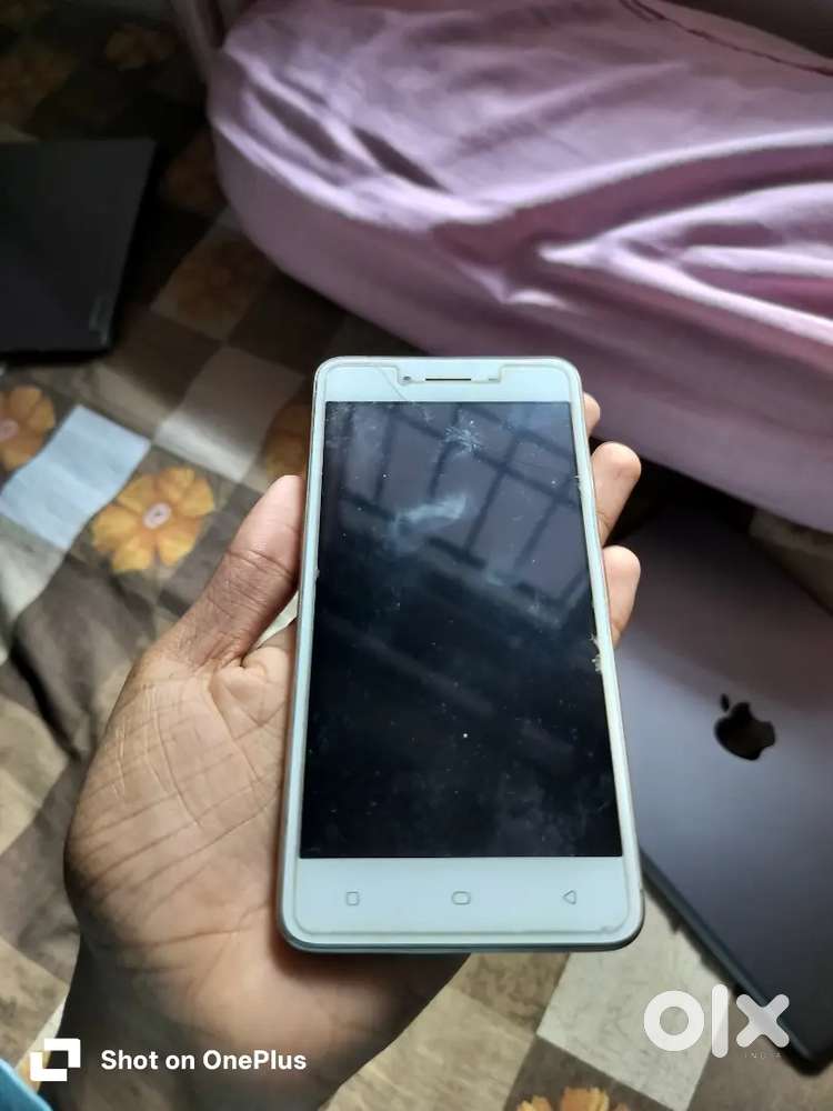 Oppo  A16 2gb ram 32gb room display problem