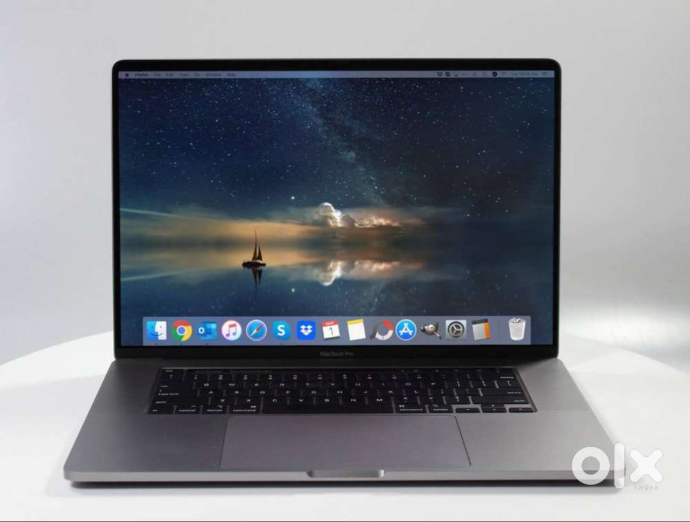 Apple MacBook Pro 16inch Core i7, 16GB, 512GB Grey with Bill for 33000