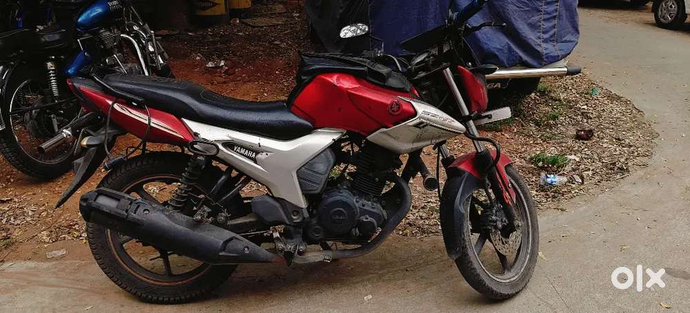 Single owner, excellent condition, new battery and back tyre