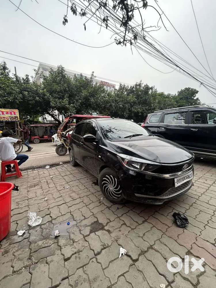 TATA TIAGO ( 2017 model )