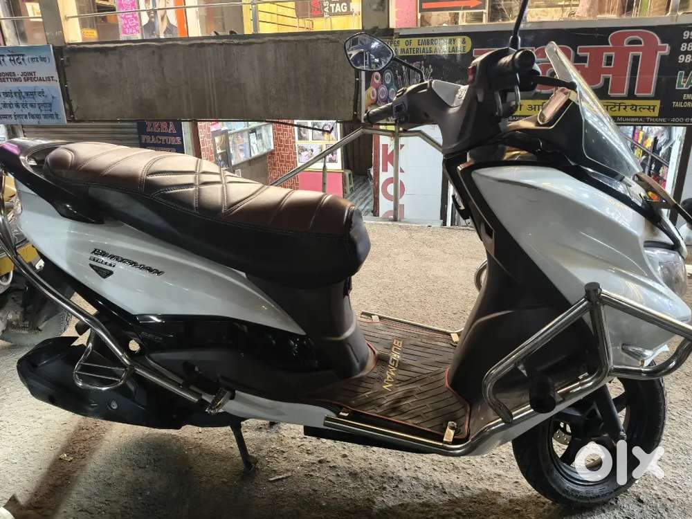 BURGMAN 125 STREET WITH BLUETOOTH EDITION