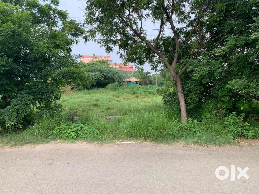 4 cents in ragavendra nagar on 80 feet road  , superb residential area