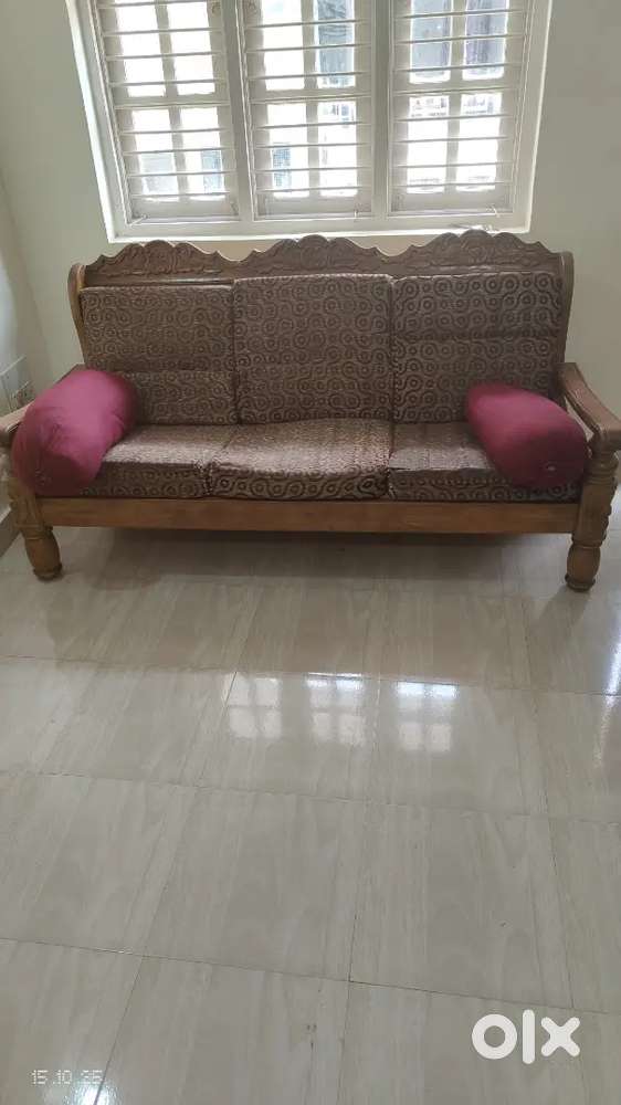Wooden teakwood 5 seater sofa set