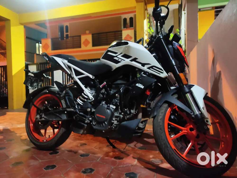 Duke 200 bs6 well maintained, single owner, Good looking.