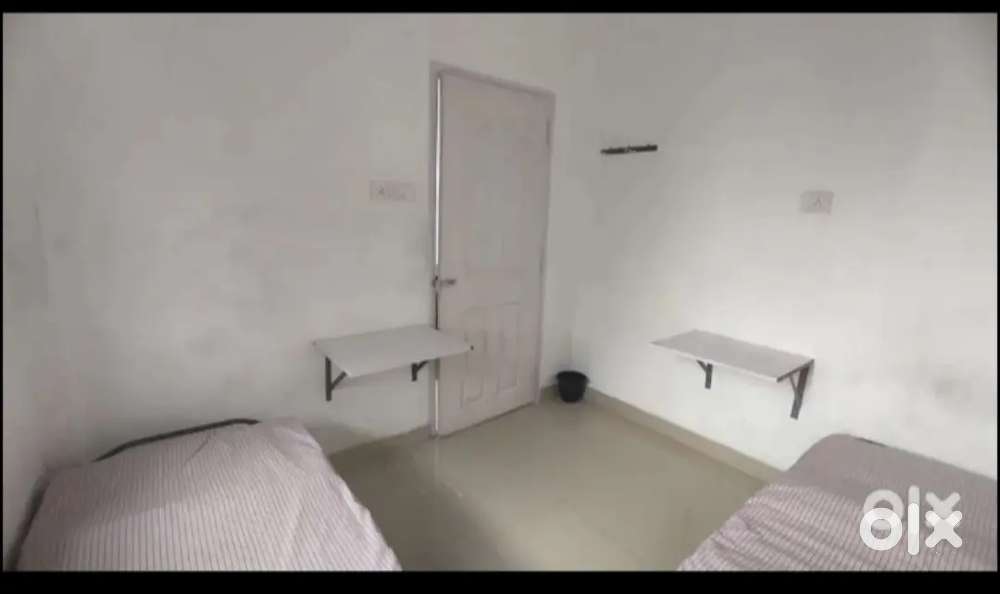 Pg rooms including food for men in  Kalamassery near HMTJn