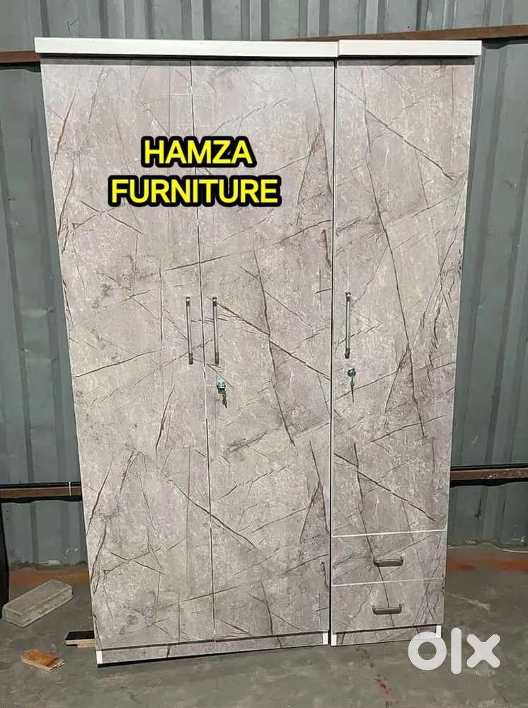 HAMZA FURNITURER New designer stylish look Wardrobe 3door