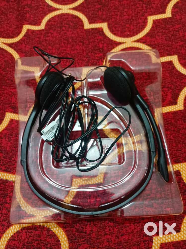 New headphones hai (900) price hai 1300 ka hai akdm new hai
