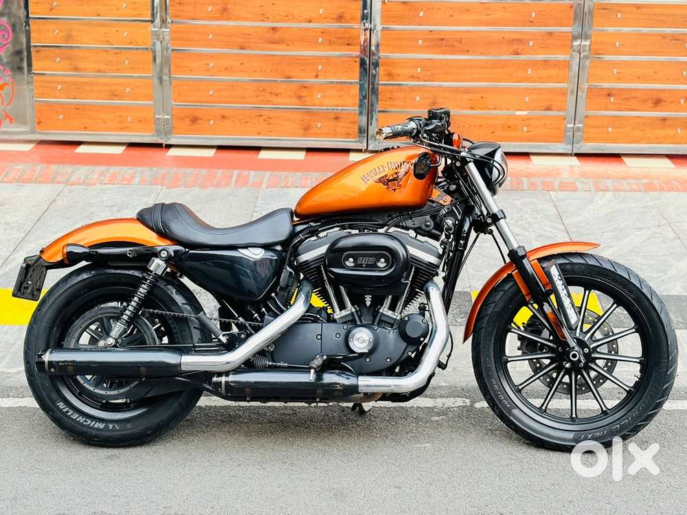 Harley davidson iron 883 in excellent condition for immediate sale