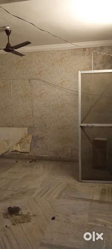 3bhk flat for rent in mp Nagar zone 1 1st floor