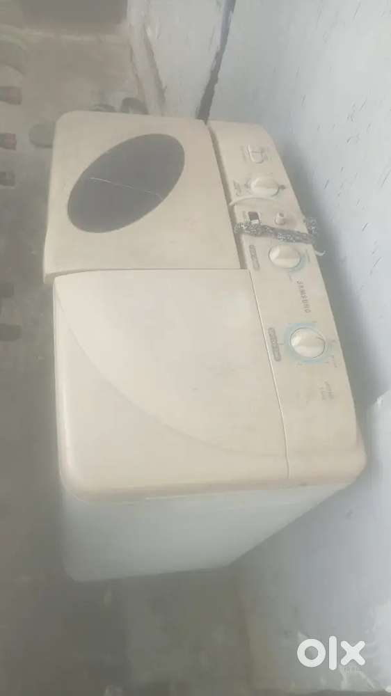 Samsung company ki washing machine agar Kisi Ko chahie to Bata dijiye
