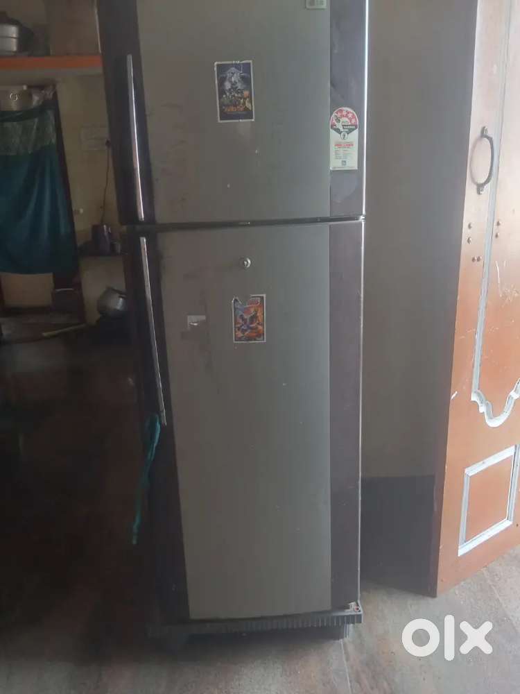 Fridge good condition double door offer price