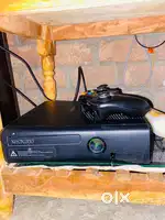Xbox 360 console with controller