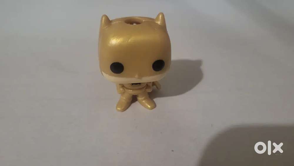 Rare Golden Batman Funko Pop Limited Edition Kinder joy BRAND NEW