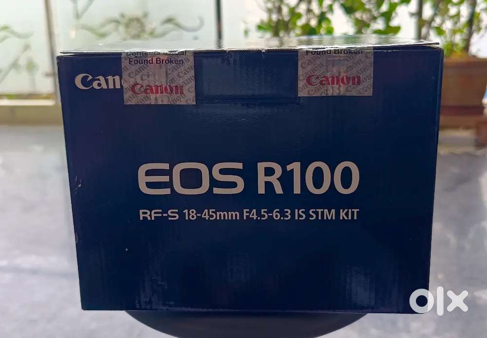 Canon Mirrorless R100 with RF-S18-45

Brand new sealed