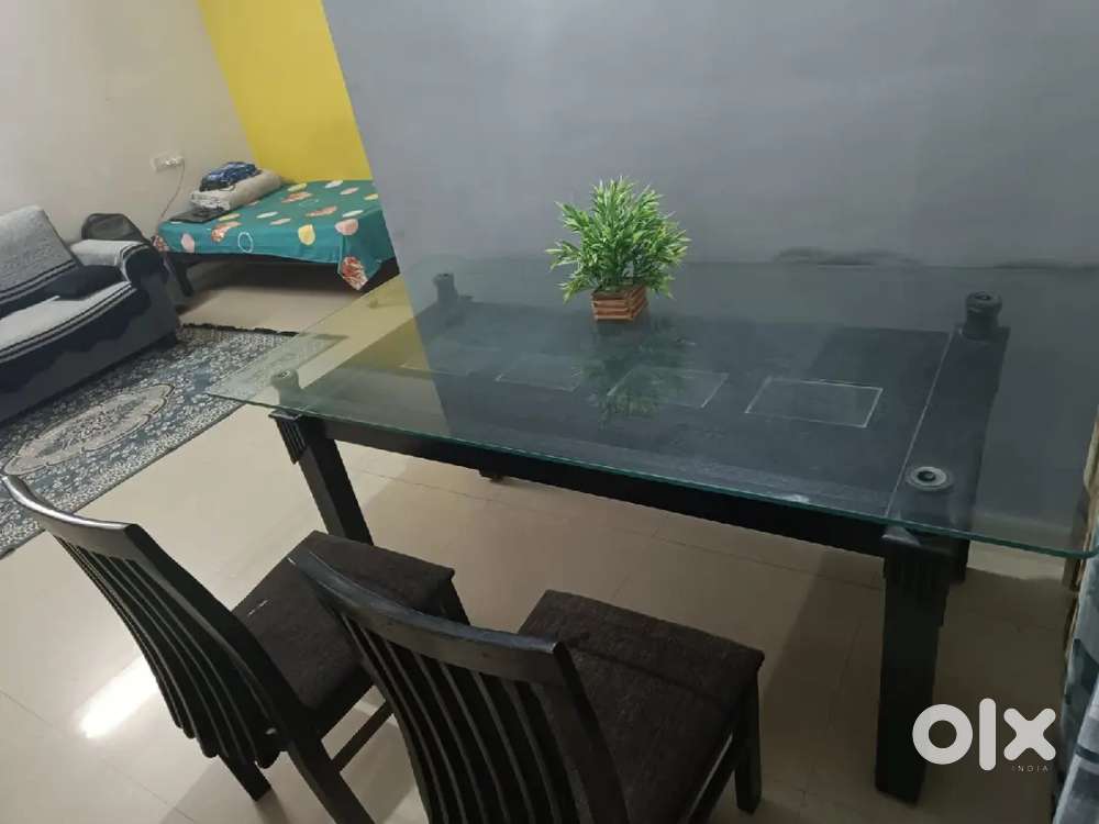 Dining table with chairs- only genuine customer, accept only Cash