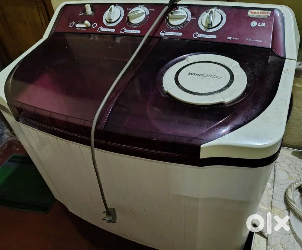 LG 6.8 KG Burgundy colour semiautomatic washing machine