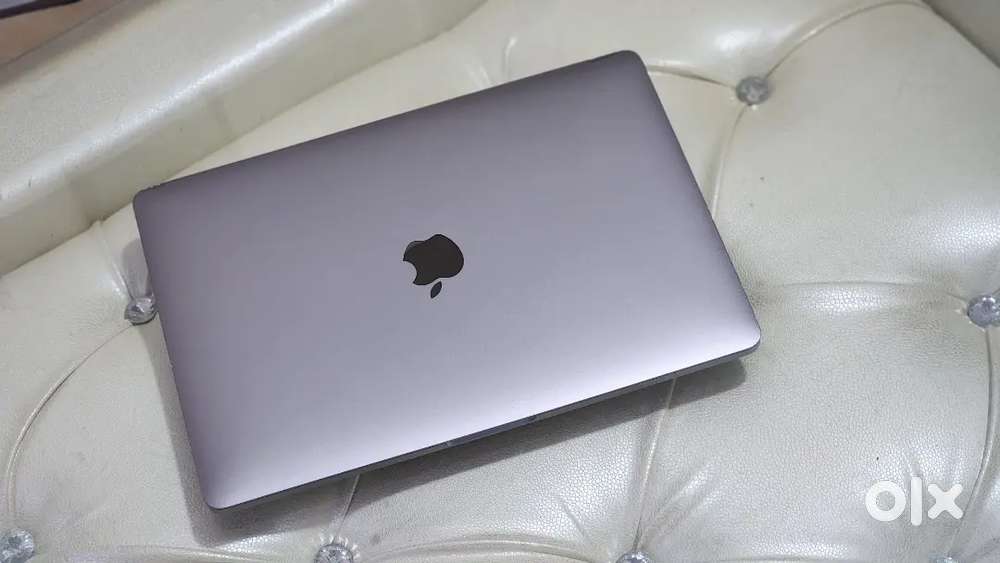 M1 Apple Macbook Pro 16GB Ram 256gb Apple SSD Touch ID