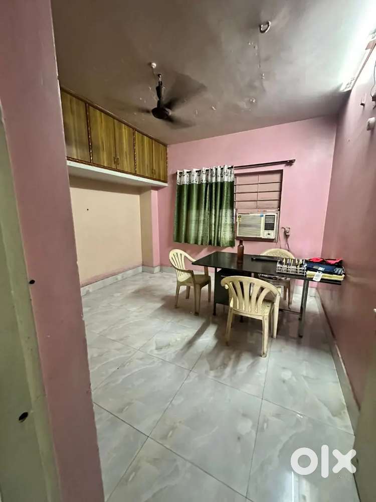 Available 2 bhk house for rent in baradwari