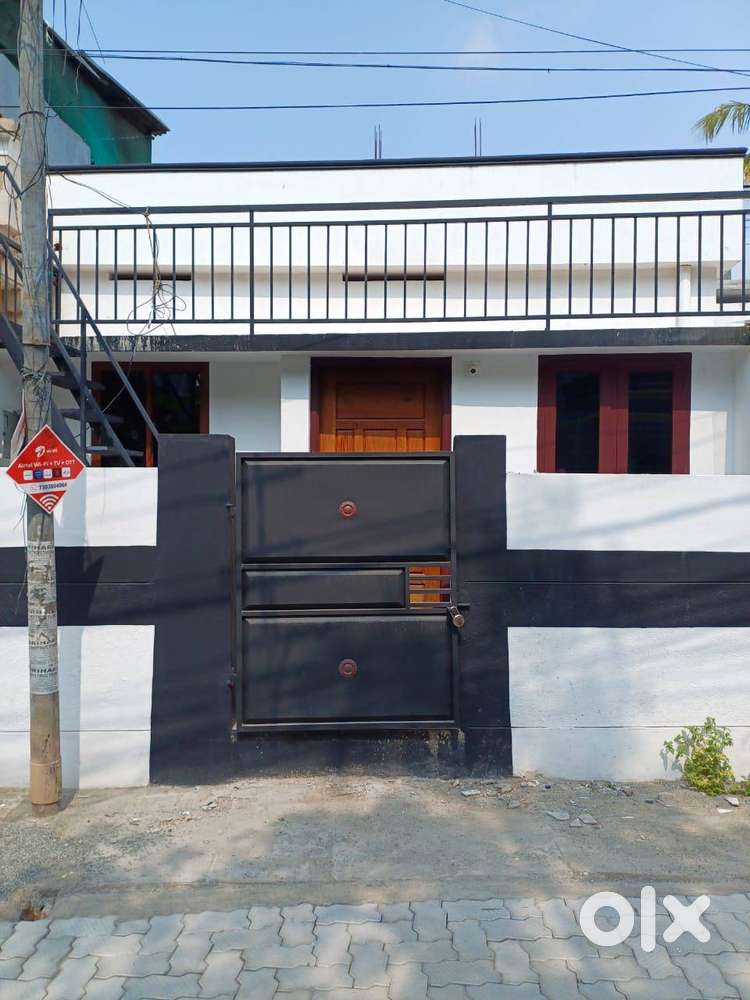 KAMALESWARAM 1.50 CENTS 2 BHK HOUSE FOR SALE