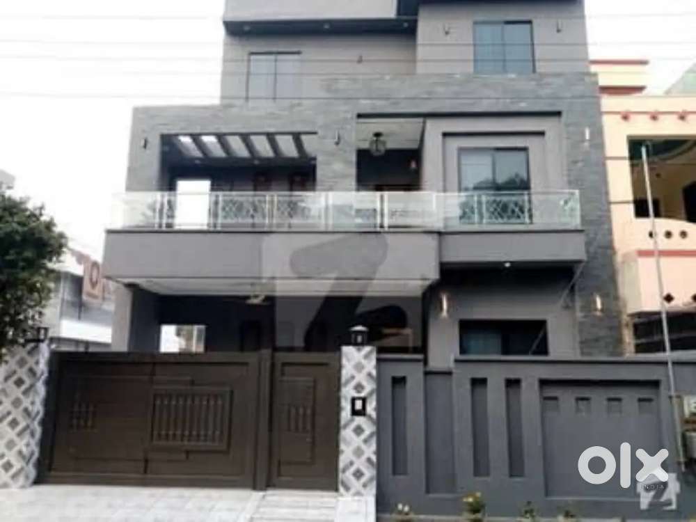 किंग्स कॉलेज स्कूल के पास