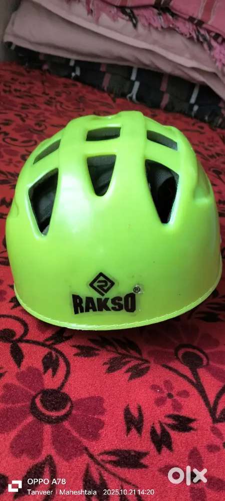 Cycle kit helmet hand gloves