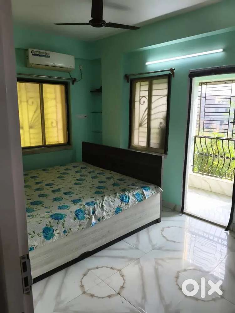 Bachelor and couple are allowed.