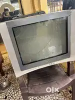 Sony Trinitron CRT TV – Perfect for Retro Gaming / Vintage Collection