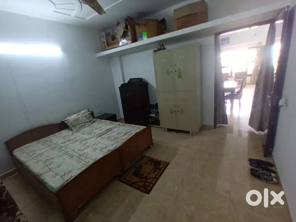 2 bhk fully furnished for family girls no timing issue brokrage apply