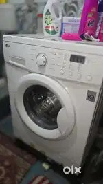 Front load old LG washing mashing 5.2 kg