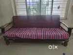 Sofa Set to be sold in good conditiona