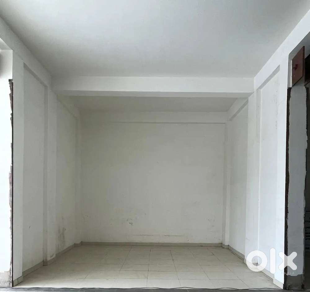 Commercial room for sale