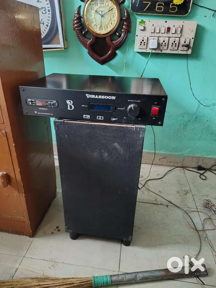 Amplifier full set for sale with speakers and sub woofers