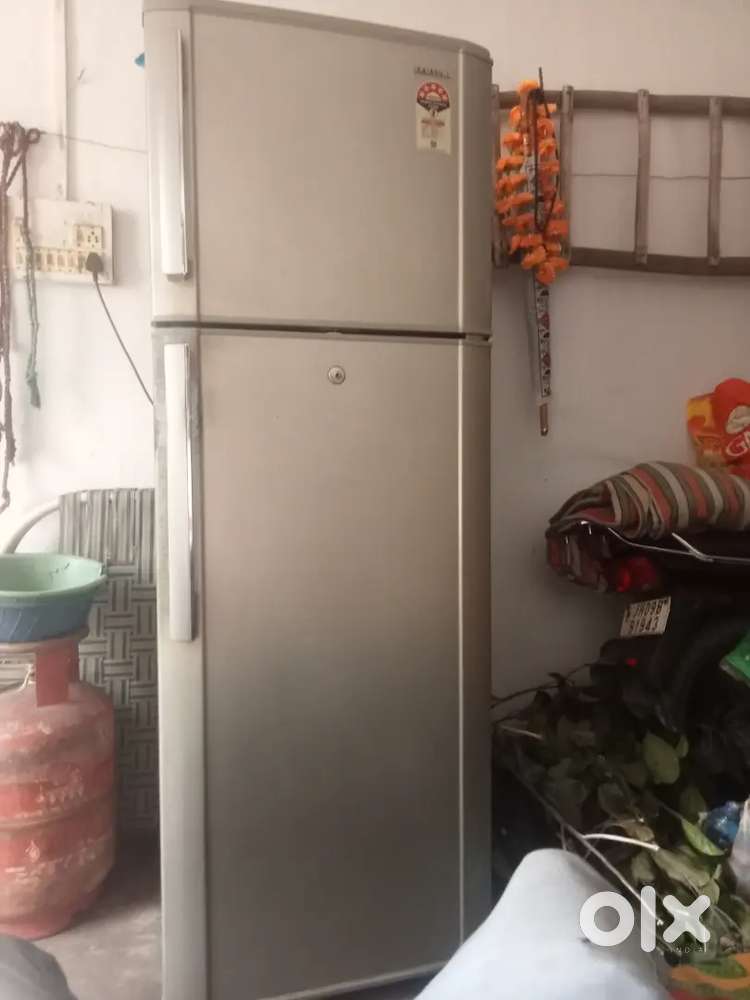 Freeze Running condition Double Door ₹9500