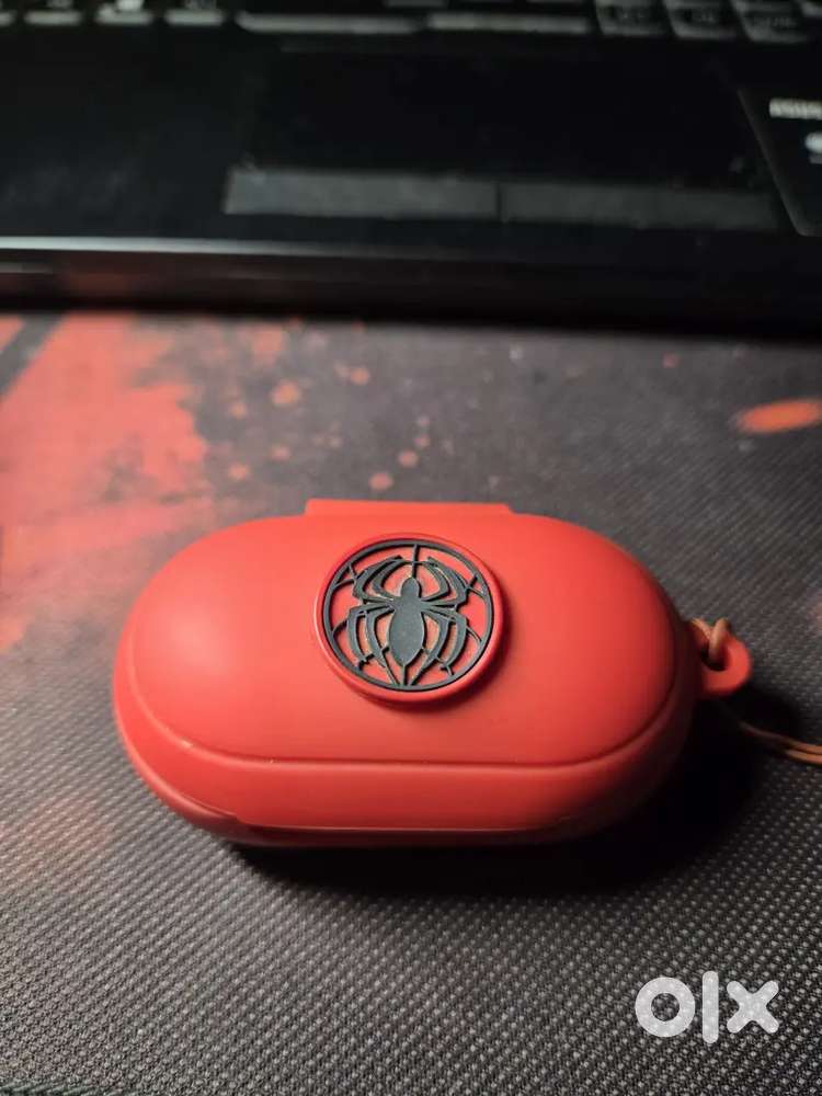 Samung Galaxy Buds + (sound by AKG ) with premium Silicone case