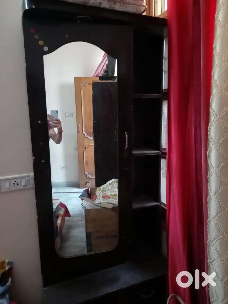 Dressing table