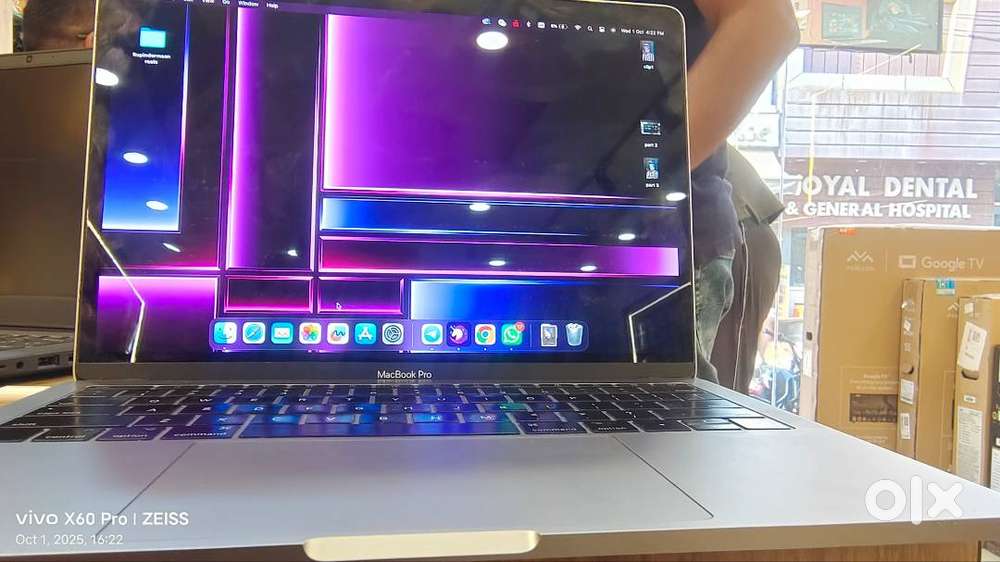 Macbook Pro . Just Like New