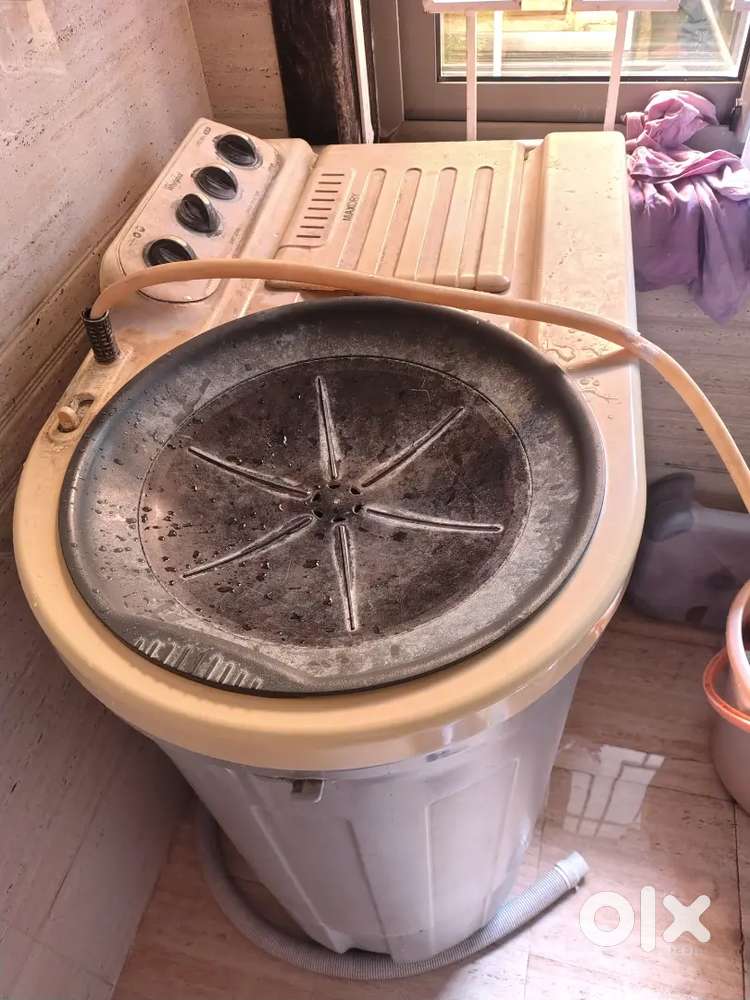 Whirlpool semi automatic washing machine 8kg