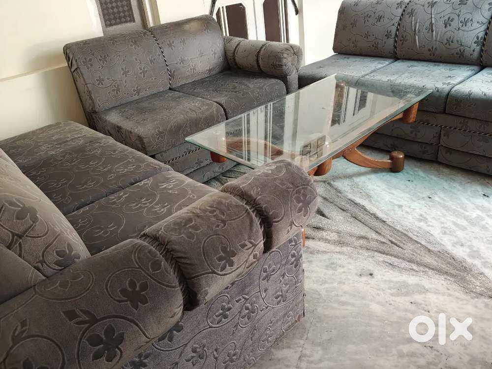 8 seater sofa with 4 glass corners