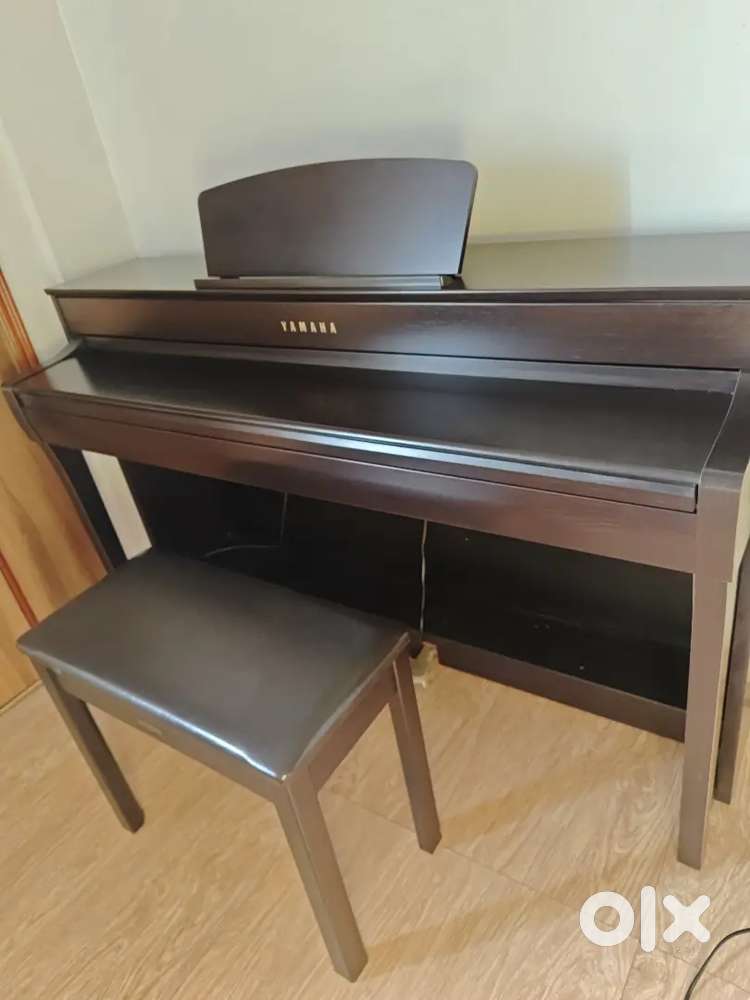 Digital Piano Yamaha Clavinova CLP 735 for Sale
