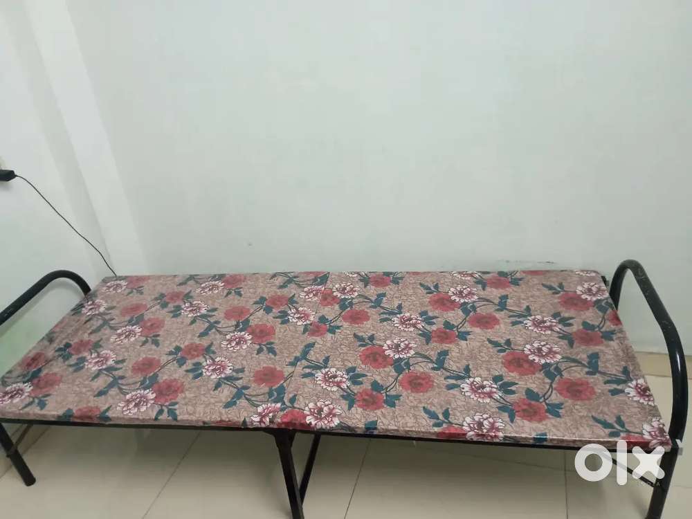Foldable bed for single person and mattress