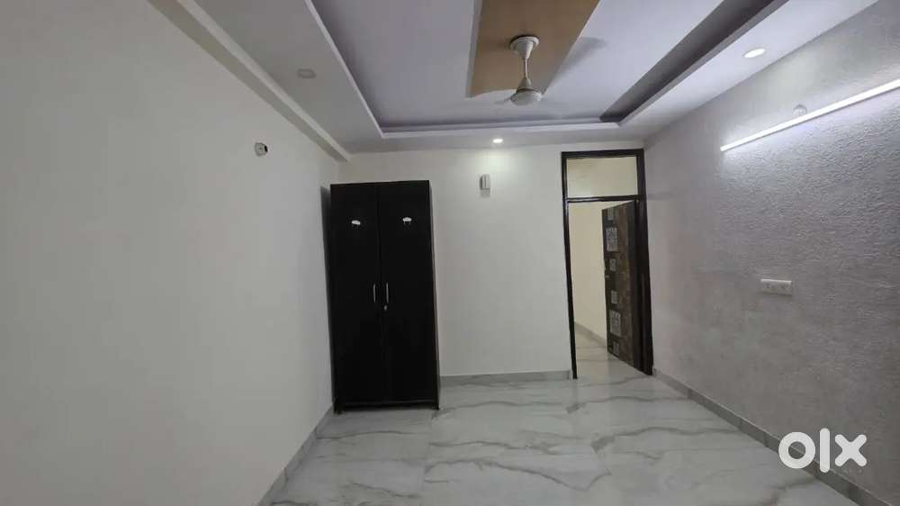 1bhk semi furnished flat available for rent in near saket metro