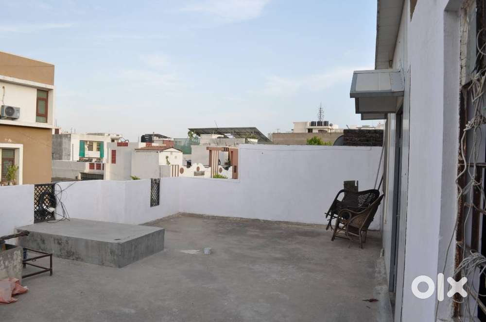 Independent Floor in house for rent