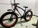 Fat bike with Shimano gears and disc breaks
