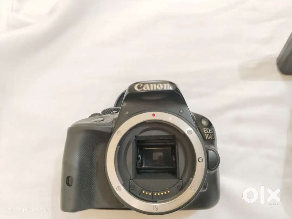 Canon 100D 
Lens 55-250
Lens 18-135
 Battery-2
Bag 1
 Charger