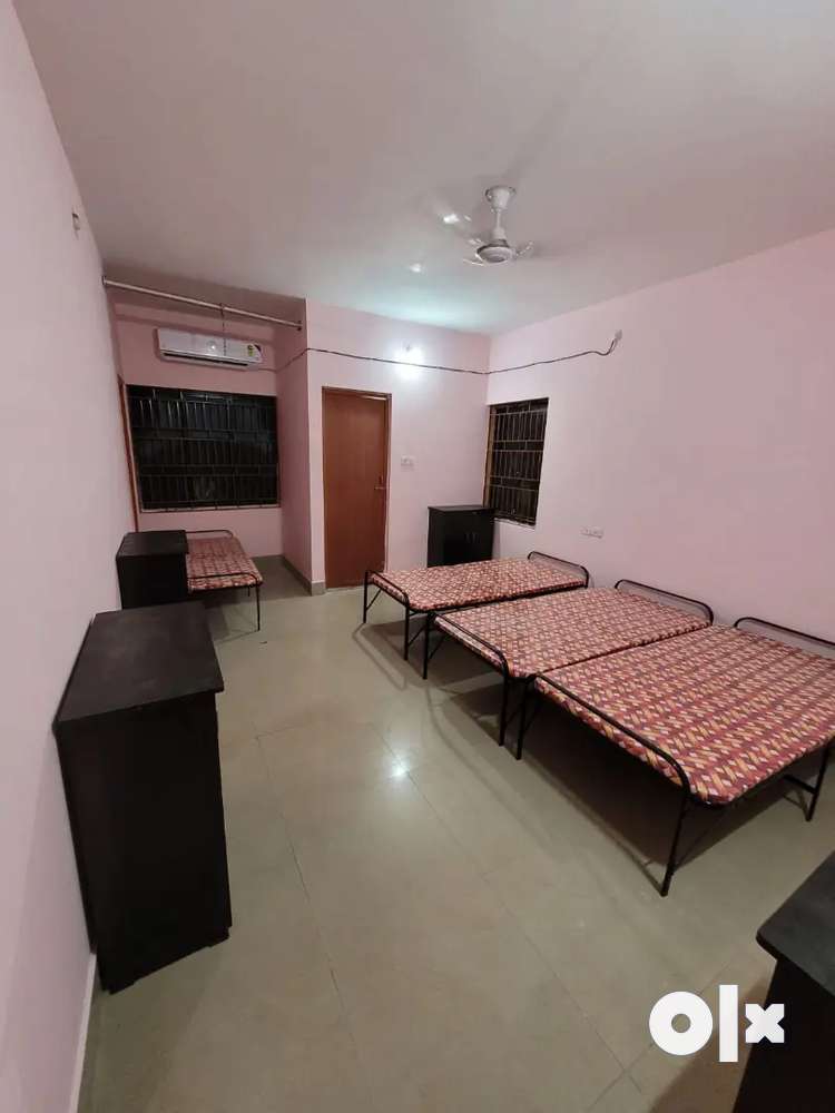 Girls pg with fully furnished accommodation